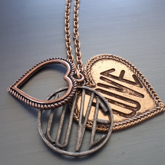 Tri color LOVE necklace - Picture 3 of 3